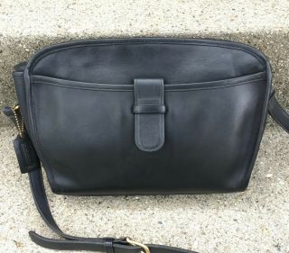 Coach Vintage Usa 80s Dark Navy Blue Brighton Domed Leather Zip Shoulder Bag