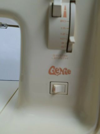 Vintage Singer Genie Portable Sewing Machine Model 353 5
