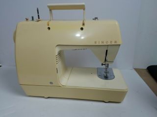 Vintage Singer Genie Portable Sewing Machine Model 353 8