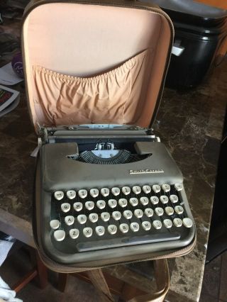 Vintage Smith Corona Skyriter Portable Typewriter W/ Case