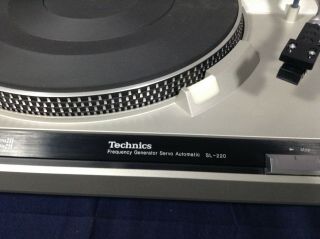 Vintage Technics SL - 220 Turntable w/ Shure Premier Cartridge GREAT 5