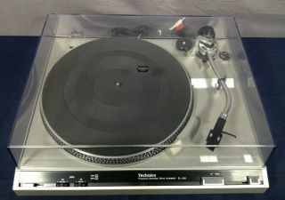 Vintage Technics SL - 220 Turntable w/ Shure Premier Cartridge GREAT 8