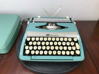 Vintage Smith Corona Corsair Deluxe Portable Typewriter Aqua Blue Teal With Case