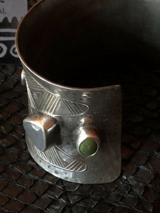 VINTAGE TABRA STERLING CUFF WITH BOULDER OPAL LABRADORIDITE AND ?CHRYSOPHASE 4