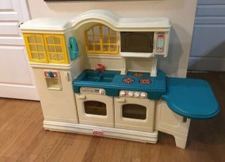 Little Tikes Country Kitchen Vintage With Phone