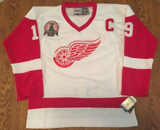 Steve Yzerman Detroit Red Wings 2002 Stanley Cup Vintage Hockey White Jersey Xl