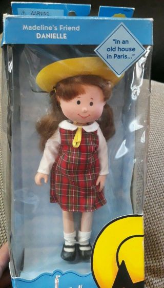 Madeline’s Friend Danielle 8  2002 Poseable Doll Collect (c)