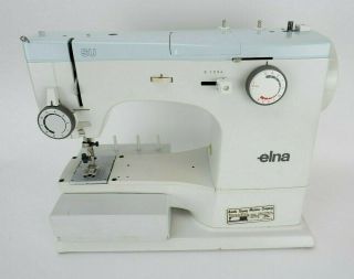 Vintage ELNA SU Type 62D Sewing Machine 5