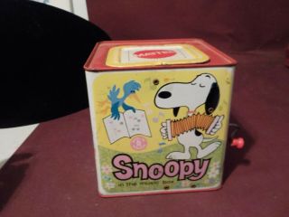 Vintage 1658 Mattel Snoopy In The Music Box - Peanut Gang