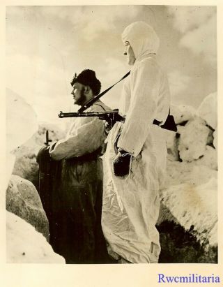 Press Photo: Rare Finnish Troops In Camo In Winter Trench W/ Sub - Mg; 1944