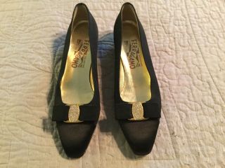 Vintage Black Ferragamo Bow Pumps Size 7aaa “diamond” Bow Grosgrain Fabric Shoes