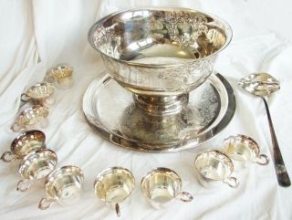 Vintage Oneida Silver Plated Punch Bowl Cups Tray And Ladle 13 Pc Set
