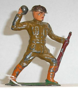 Vintage Dimestore Figures - Barclay 738 Soldier Bomb Thrower (b74)