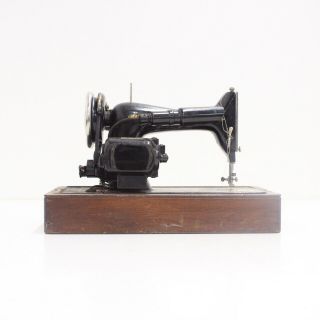1940s Vintage Singer Sewing Machine 99K Model 1947 921 2