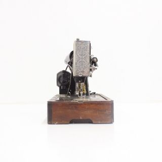 1940s Vintage Singer Sewing Machine 99K Model 1947 921 5