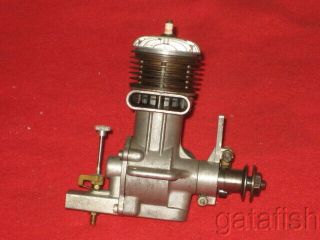 1 VINTAGE ATWOOD CHAMPION 61 GAS SPARK IGNITION MODEL AIRPLANE ENGINE 2