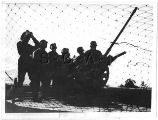 WWII US Press Photo - German Anti - Aircraft Artillery - AA FLAK Gun - Cannon - 1940 2