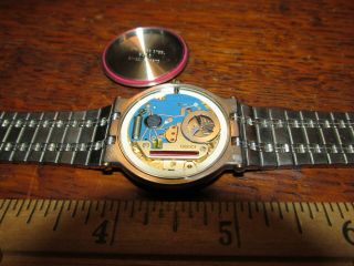 GUCCI 9000M DATE TWO TONE MEN ' S WATCH QUARTZ GOLD DIAL STAINLESS STEEL 3