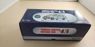 Tomica Limited Vintage Lv - N43 - 02a Nissan Elgrand Jumbo Taxi (silver)