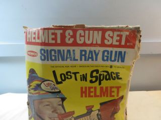 Vintage 1966 LOST IN SPACE Remco HELMET & Signal Ray Gun Box Only 3