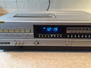 Vintage 1984 Sanyo Beta VCR 4400 Records Plays 2