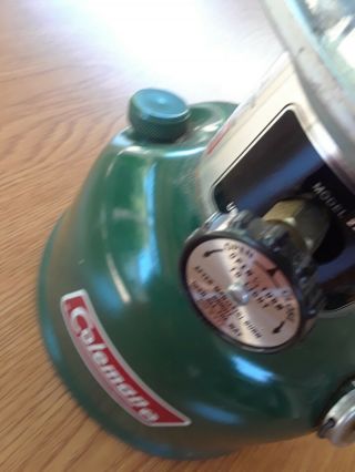 Vintage 1981 Coleman Green Dual Mantle Lantern Model 220K. 6