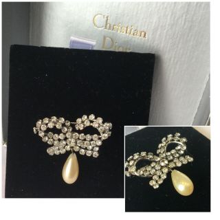 Vintage French Jewellery Rare Christian Dior 1958 Crystal Pearl Bow Brooch Pin