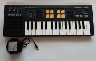 Vintage Casio Sk - 5 Sampling 32 Key Keyboard - And W/ Ac Adapter