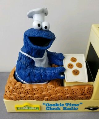 Vintage 1977 Sesame Street Cookie Monster Cookie Time Clock Radio 2