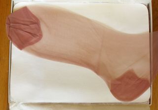 Vintage Nylon Stockings 12 pr.  size 11 RHT Sangre de Pichon NOS 3