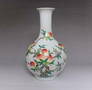 Rare Chinese Famille Rose Porcelain Peach Vase Qianlong Marked (e207)