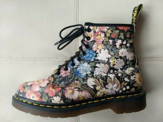 Doc Dr.  Martens Black Floral Boots Made In England Rare Vintage 7uk Us: Womens 9