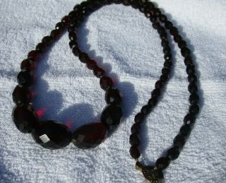Vintage ART DECO Carved Faceted Cherry AMBER Bead BAKELITE NECKLACE 28 5