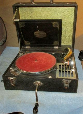 Vintage Silvertone Portable Wind Up/crank/turntable/phonograph/record Player J1