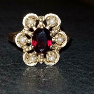 Vintage 14k Yellow Gold Garnet And Cultured Pearl Floral Ring