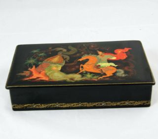Vintage Russian Lacquered Box Artist Signed 8 " X 4.  5 " X 1.  75 "
