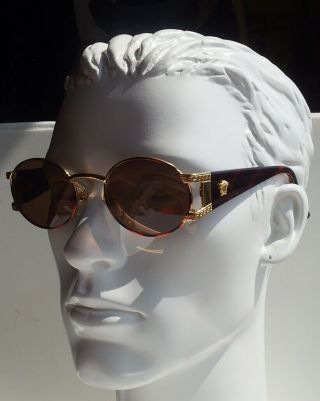 Gianni Versace Vintage Unisex Sunglass Mod.  S60 Col.  14l Gold Medusa Head Shade