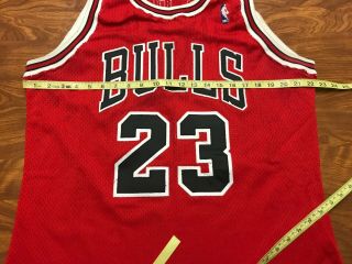 MENS VINTAGE AUTHENTIC CHAMPION MICHAEL JORDAN CHICAGO BULLS SEWN JERSEY SIZE 44 7