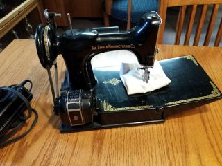 Antique 1952 Singer Featherweight Sewing Machine Model 221 With Pedal Great Cond