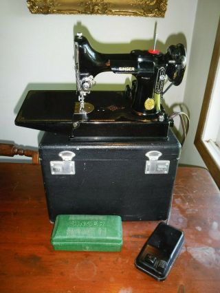 Vintage 1948 Singer Featherweight 221 Sewing Machine With Case - Plus
