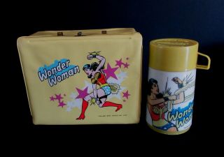 1977 Vintage Wonder Woman Vinyl Lunchbox Thermos Rare " Yellow " Version