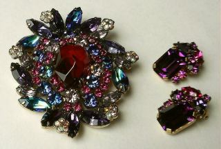 Vintage Weiss Open Back Red Blue Pink Purple Rhinestone Pin Aurora Borealis Set