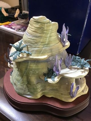 Rare WDCC ENCHANTED PLACES ARIELS GROTTO,  Disney Little Mermaid,  Incl Mini Ariel 5