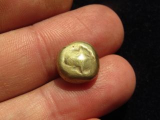 Extremely Rare Carnutes Globular Cross Gold Stater Celtic Coin