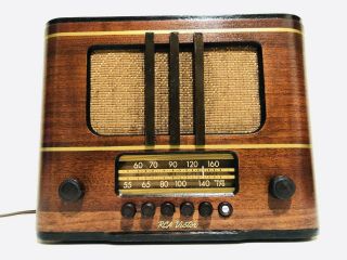 Antique 1939 Rca 95t5 Superheterodyne W/ Push - Buttons Art Deco Vintage Old Radio