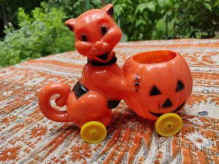 Vintage Plastic Halloween Orange Cat Pushing Jack - O - Lantern On Wheels