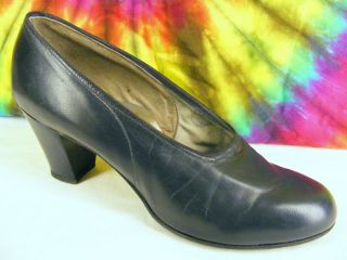 Size 7.  5 - 8 Vintage 30s Blue Leather Style Arch Babydoll Heels Pumps Shoes Nos