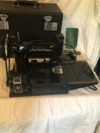 Vintage Singer Featherweight 221 Sewing Machine 1951 Centennial Edit. 10