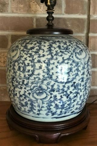 A Chinese Antique/vintage Blue & White Porcelain Lamp
