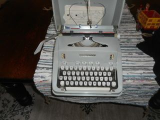 Vtg Hermes 3000 Cursive Typewriter